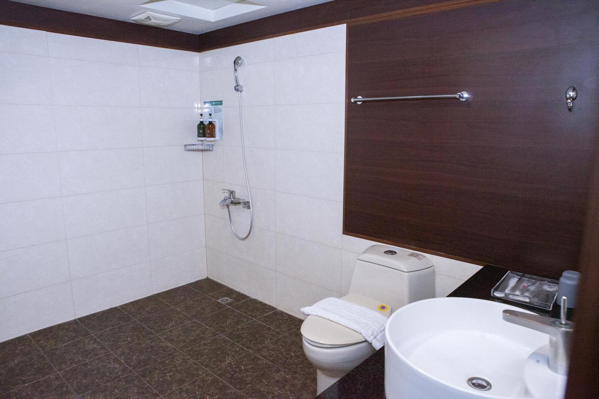 Yuai Fu Hao Hotel Taichung Dış mekan fotoğraf